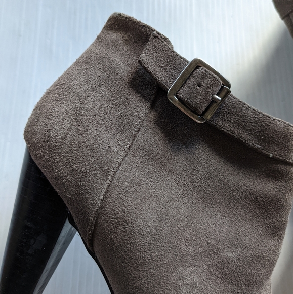 STEVE MADDEN P-Dax taupe suede platform heeled ankle booties - Picture 9 of 16